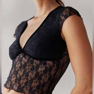 URBAN OUTFITTERS kimchi blue lace top